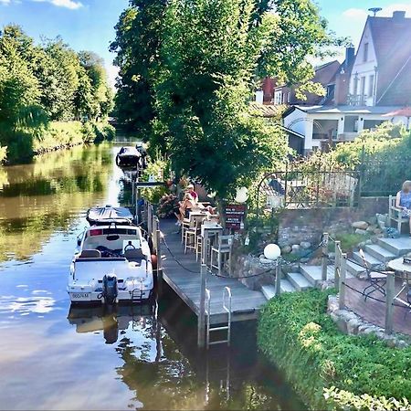 Gaestehaus Kajuete Direkt Am Wasser Friedrichstadt Kültér fotó