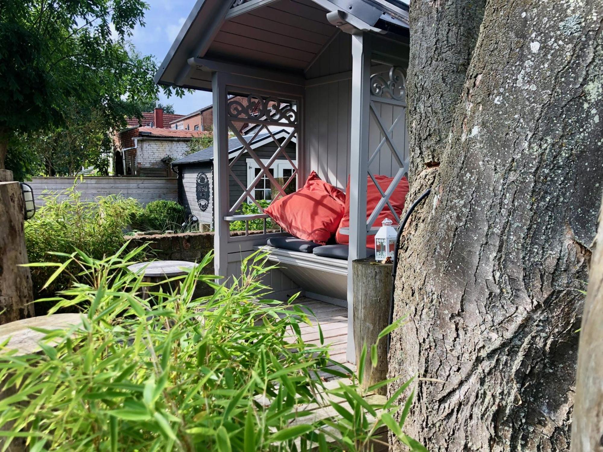 Gaestehaus Kajuete Direkt Am Wasser Friedrichstadt Kültér fotó